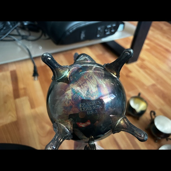 Vintage Silver Plated Footed Tea Pot with Sugar Bowl and Creamer Marked EP Brass - Picture 7 of 7